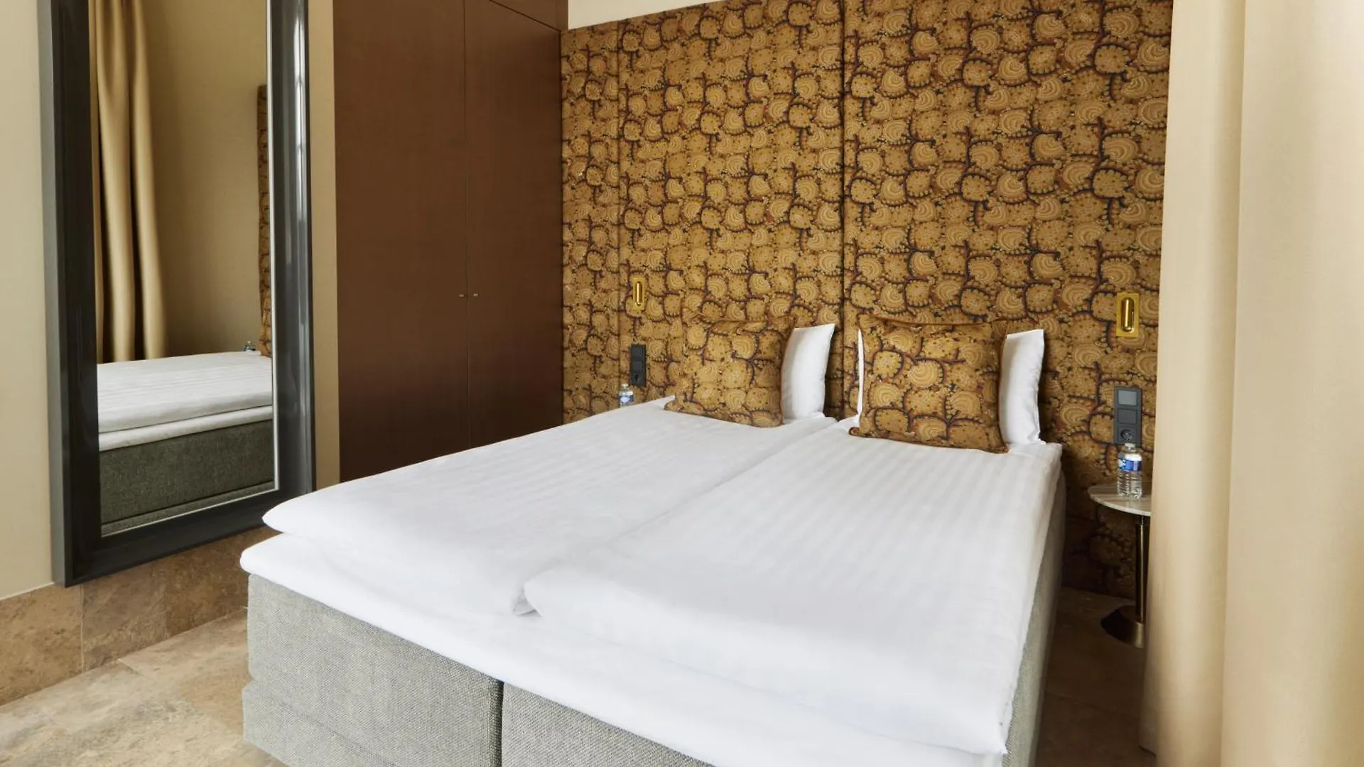 Eze Beach Residence Francie